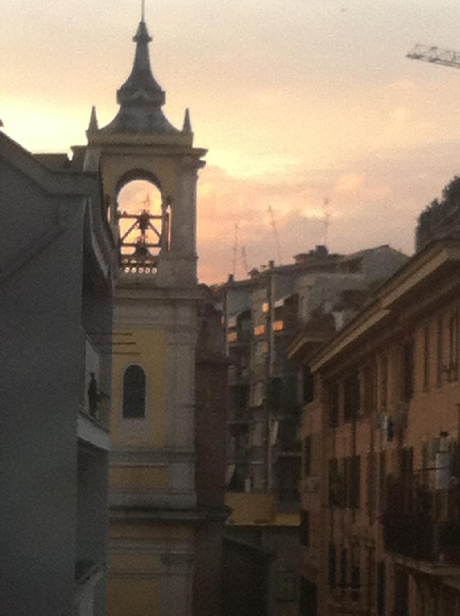 Di Fronte Alla Cupola Roma Phòng bức ảnh