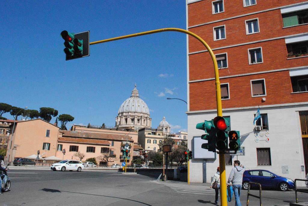 Di Fronte Alla Cupola Roma Ngoại thất bức ảnh