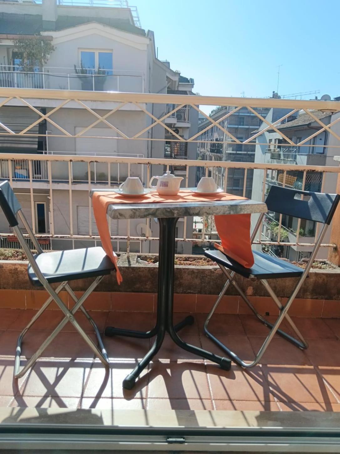 Di Fronte Alla Cupola Roma Ngoại thất bức ảnh